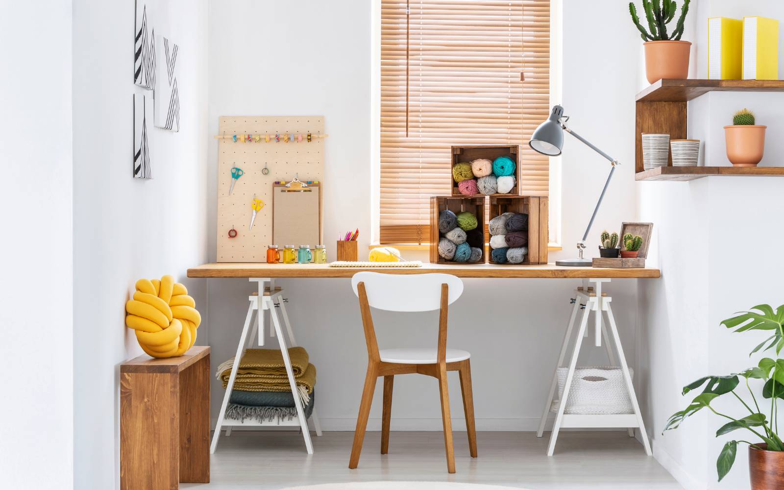 craft room idea - well lit worktable